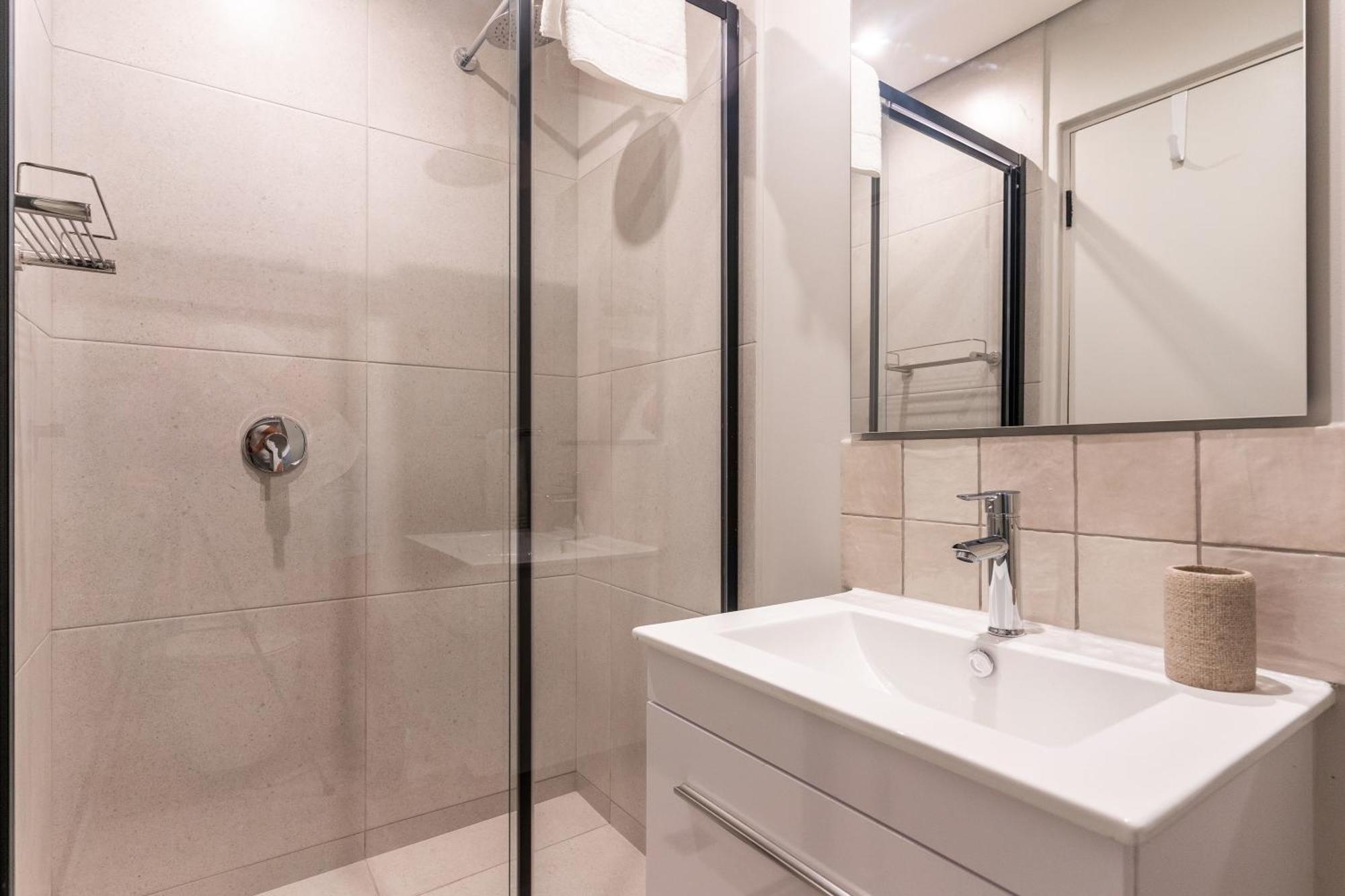 The Rose 604: Central Studio With Rooftop Pool كيب تاون المظهر الخارجي الصورة